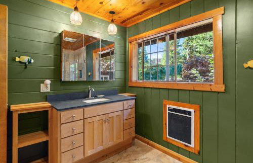 6 BR 4BA Redwood Retreat w Pool - Foto 10