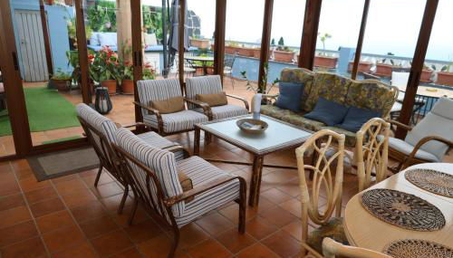 Casa con jardín y jacuzzi - Foto 3