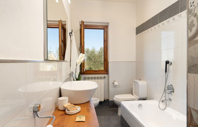 Renovated Farmhouse Near Florence - Photo 12