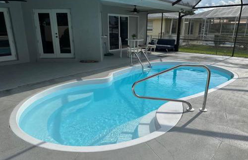 Cozy 2 BR Waterfront home with Heated Pool - Foto 4