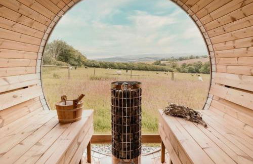 A charming unique lodge, with log burner and incredible views - Foto 2