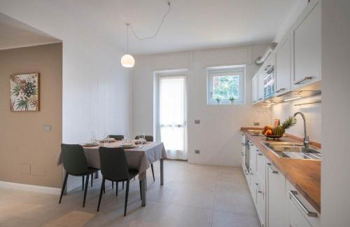 Vivi Milano B - Elegant & Bright 5-Bedroom Flexible Apartment Near Fair with Free Parking - Foto 28