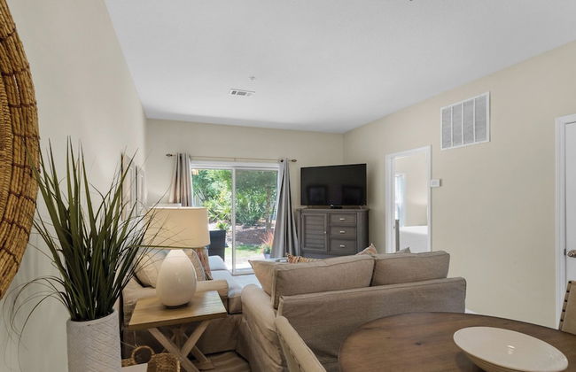 1st Floor, Walkable to Dining, Shopping, Beach - Sleeps 6 - Foto 13