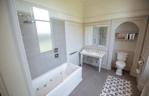 Cornhill Castle - Photo 27