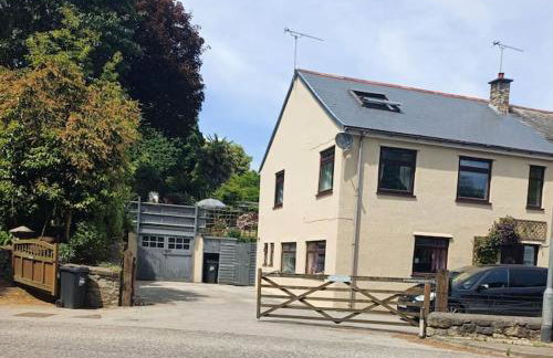 The Conifers 3 Room Small but Stylish Self Catering Bedsit Flat in Nature Reserve Free Eden taxi b4 9pm no lounge - Photo 2