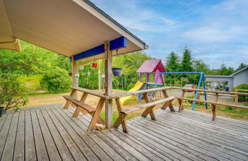 Cozy Washington Retreat with Deck, Walk to Beach! - Foto 2