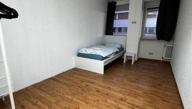 D1 Frankfurt 230m2 - 7 Einzelzimmer mit 2 Parkplätzen - Foto 4