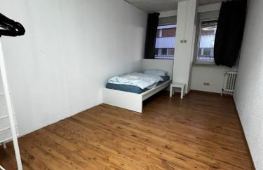 D1 Frankfurt 230m2 - 7 Einzelzimmer mit 2 Parkplätzen - Foto 4