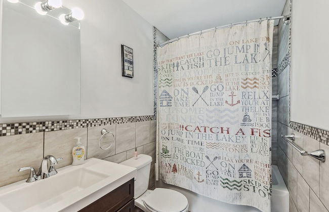 Poconos Chalet Newly Renovated, Great Location 4 Bedroom Home by RedAwning - Foto 20