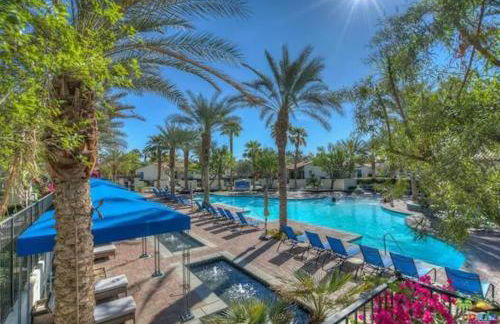 Luxury 1BR Suite Living Room, Patio, Fp & Kitchen, 12 pools -Legacy Villas - Photo 12