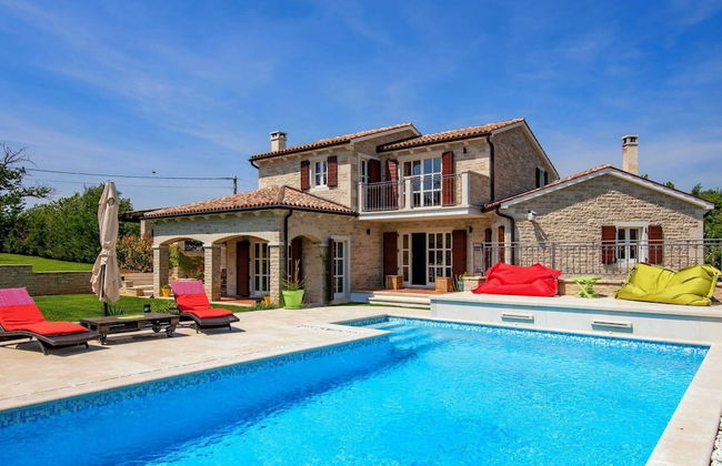 Villa in Porec With Private Pool & Garden - Foto 30