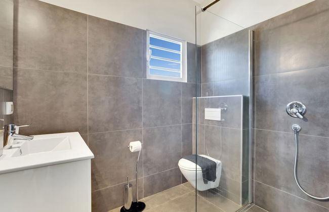 All Seasons Apartments - Photo 14