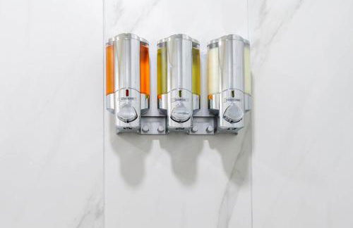 City Retreat Minutes to DT - Foto 20