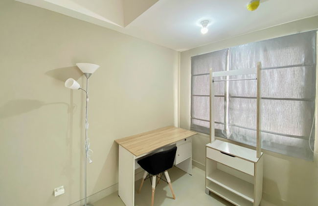Homey and Nice 1BR at LRT City Jatibening Apartment - Photo 6