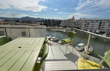 Precioso piso con vista al canal y piscina en roses AV-69 - Foto 14