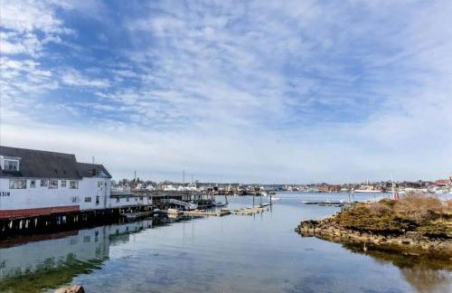 3BR Harborside Home|Gloucester+Rockport|Ocean View - Photo 20