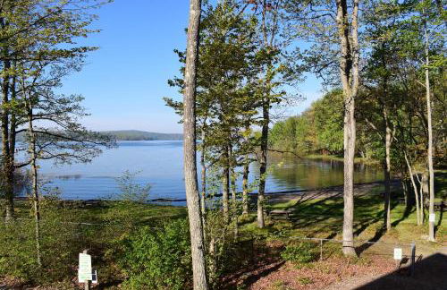 Spacious Waterfront Mansion wHot tubPoolTable - Foto 55