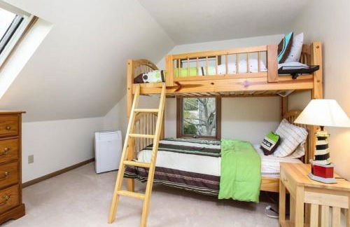 Stunning Spacious Cape Cod House with Water Views - Foto 11