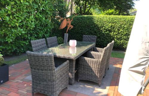 Sky & Sand Homes Strandläufer I Stilvolle Wohnung unter Reet in SPO mit Parkgarten - Photo 9