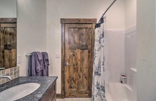 Sleek Columbia Falls Condo: Centrally Located! - Foto 18
