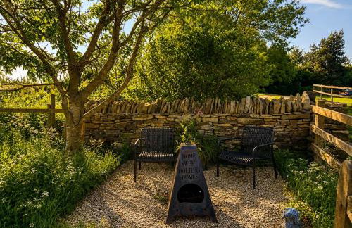 The Coach House & The Stables Yorkshire Peak District With and without hot tub options - Photo 9