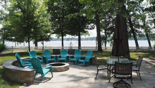 Lorlee - A Large and Luxurious Lakefront Cottage! - Foto 3