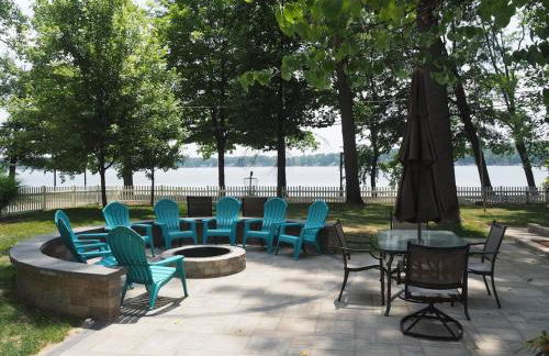Lorlee - A Large and Luxurious Lakefront Cottage! - Foto 3