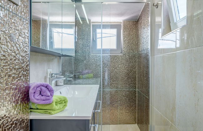 Apartment in Arbanija With Terrace - Foto 13