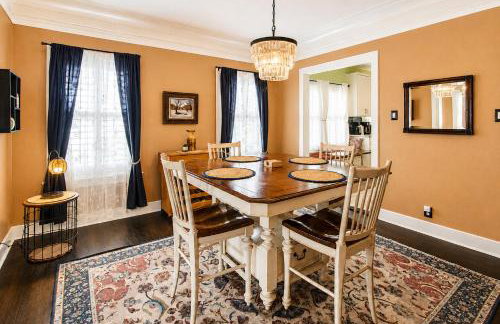 Charming home with pool, enclosed yard, patio & great Woodlawn Lake location - Foto 51