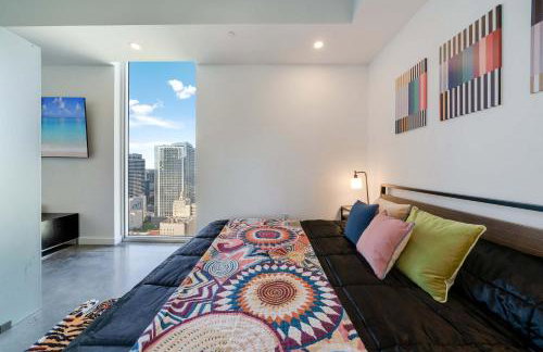 Vibrant Downtown Haven with Rooftop Pool & Parking - Foto 10