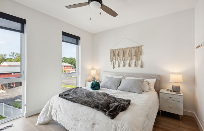 New Modern Townhome With Rooftop Patio 2 Bedroom Townhouse by RedAwning - Foto 2