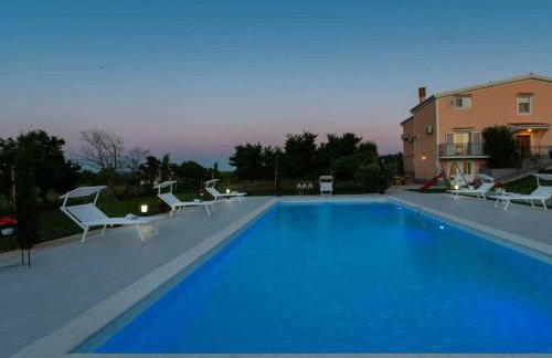 Luxury Villa Maria with large pool - Foto 26