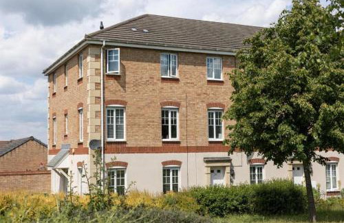 Home near Rugby Station for contractors and Work Commuters, 5 bedroom, Free Parking & Garden - Photo 1