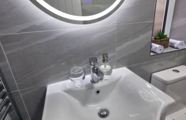 Very Cosy & Lovely 1 Bed Garden Apartment with side access, Suitable for Long Stay and Short Stay - Photo 24