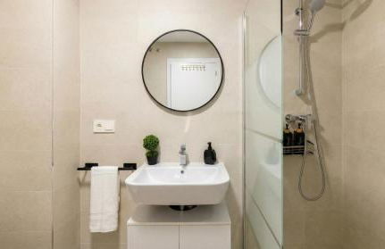 NEW! Luxury 3BR apartment with POOL & FREE parking - Foto 15