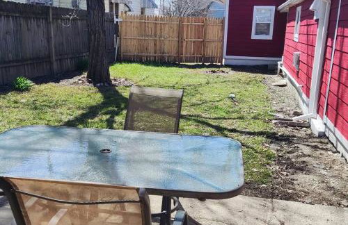 Guest House with Private Entrance- walk to Downtown Noblesville - Foto 20