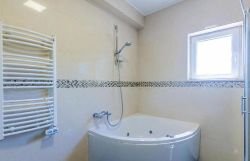 Beautiful Home In Gromaca With Wifi - Photo 50