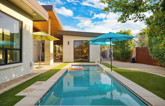 Sundrenched by Avantstay Pool, Mins to Old Town - Foto 34