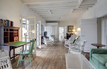 1111 Middle Street by AvantStay Charming Historic Cottage Featured in Dear John Movie Beach Access - Foto 4