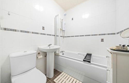 Perfect location for beach and golfing - Photo 9