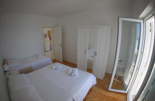 Apartments and Rooms Špiro - Photo 11