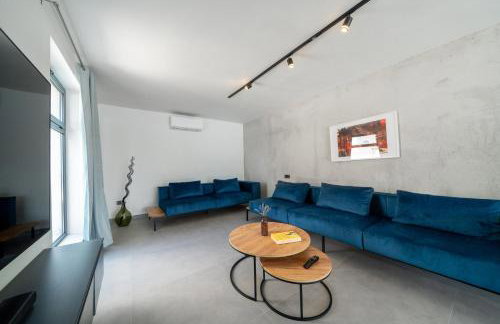 Seafront Villa Serenita - Photo 31