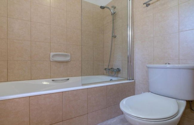 Beautiful 2 Bedroom Villa Proteus HG29 with private pool and pretty golf course views, Short walk to resort village square on Aphrodite Hills - Foto 15