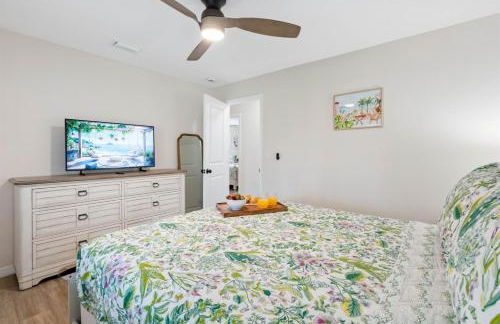 Brand New Saltwater Pool! - Waterfront Canal - Luxury Home - Foto 39