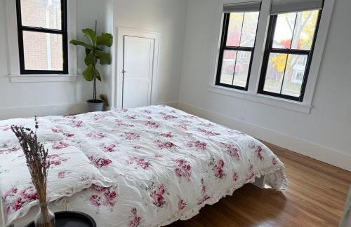 Recently Renovated 1924 DUTCH in Royal Oak - Foto 5