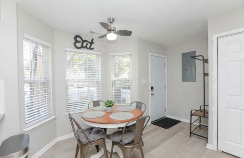 Sojourn Delightful Family Home Sleeps 6 - Foto 18