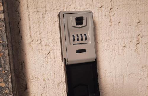 Farbenfrohe Dachgeschoßwohnung - Foto 6