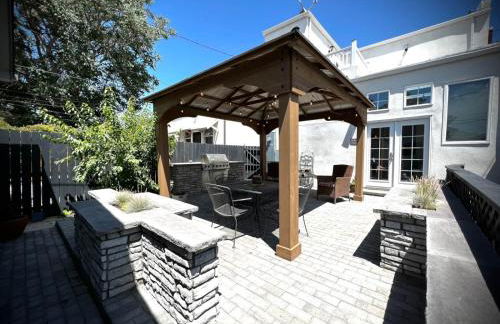 UPTOWN CASTLE - CITY VIEWS - THEATER & CONVENTION DISTRICT! - Foto 34