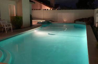 Luxury 1900 SQ FT House Huge 46 FT Pool & Hot SPA - Foto 20