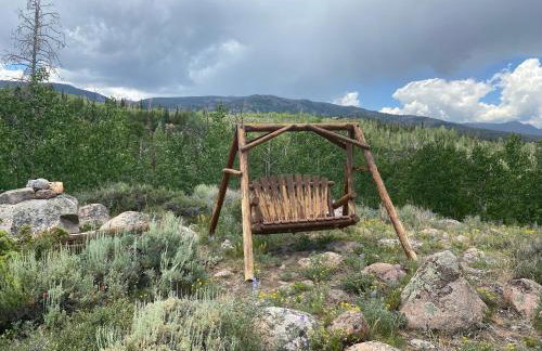 Red-tail Roundhouse at 22 West Cabins and Recreation - Foto 41